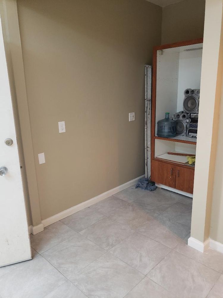 1321 Paradise Ln, Los Banos, CA 93635